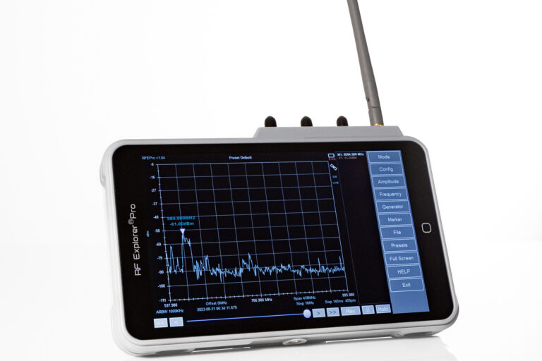 RF-EXPLORER-PRO_front_2000